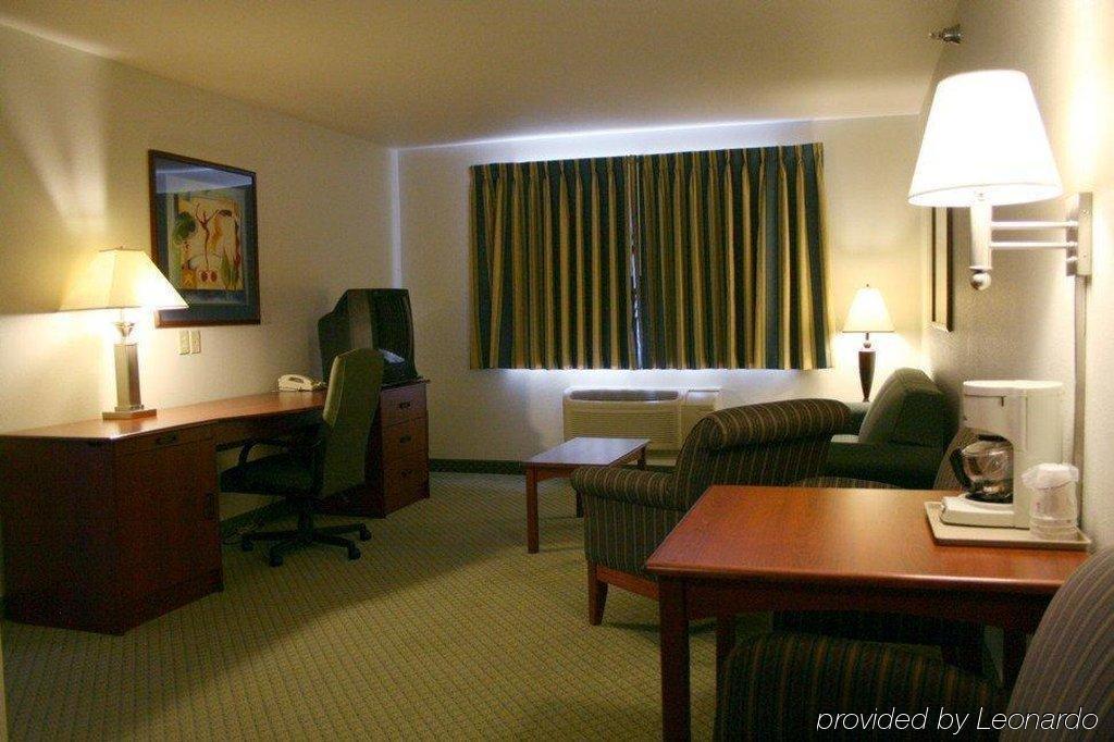 Crossings By Grandstay Inn & Suites Becker Quarto foto